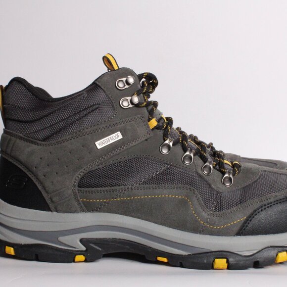 Size 13 Sketchers Snow Boots Used - Picture 1 of 4